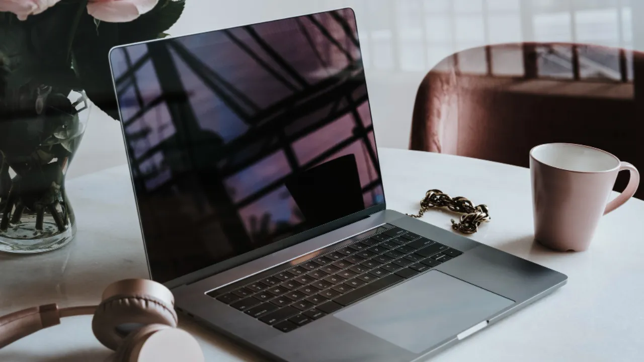 Jakie możliwości daje ubezpieczenie laptopa?